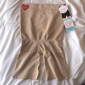 Asserts High-Waist Shaping Shorts